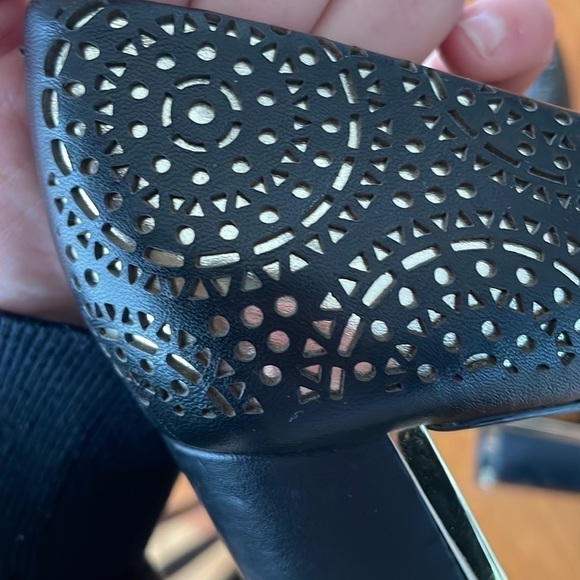 ⭐️ Host Pick! ⭐️ Black Karl Lagerfeld pumps - Picture 3 of 10